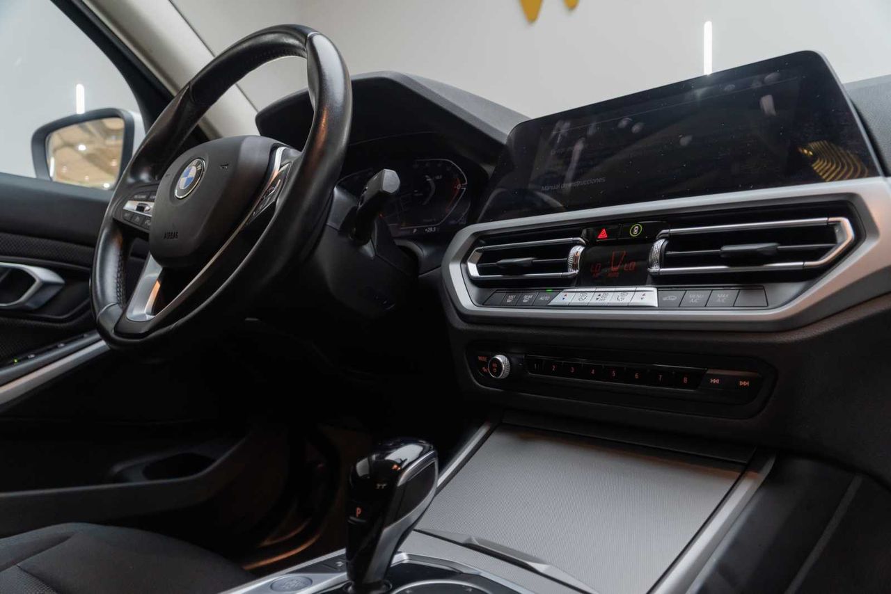 BMW Serie 3 318d Auto. - Foto 22