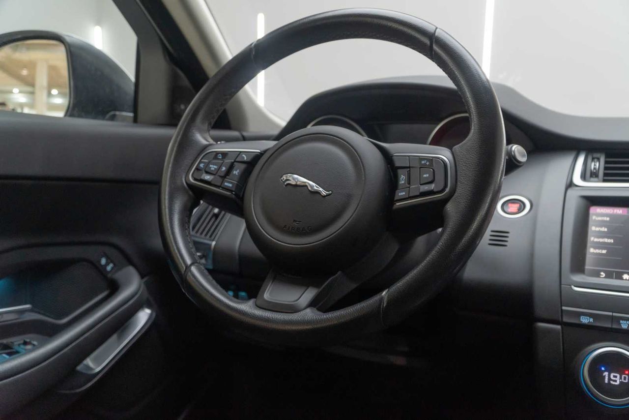 Jaguar E-Pace 2.0D 132kW 4WD - Foto 22