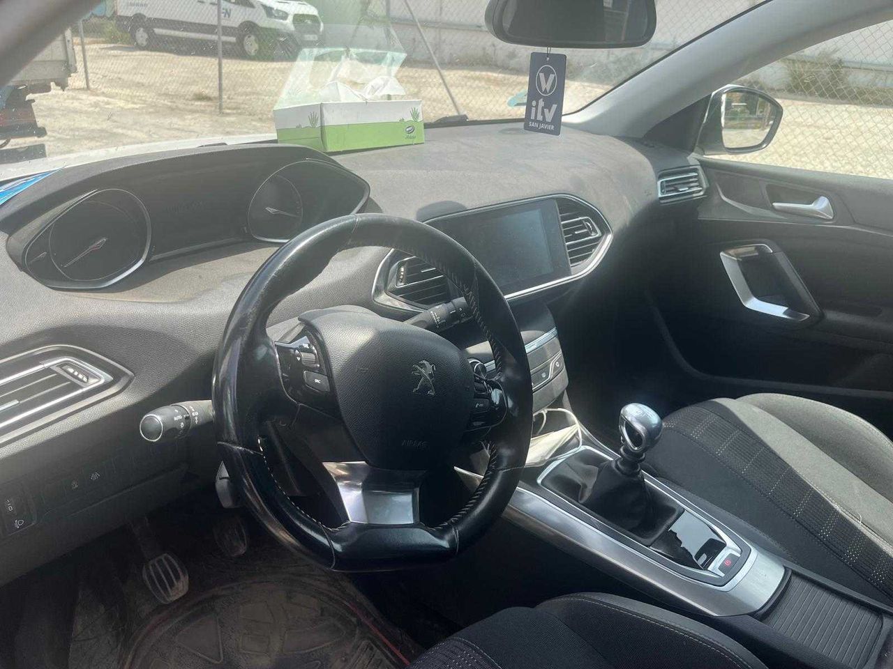 Peugeot 308 SW Allure 1.5 BlueHDi 96KW (130CV)  - Foto 5