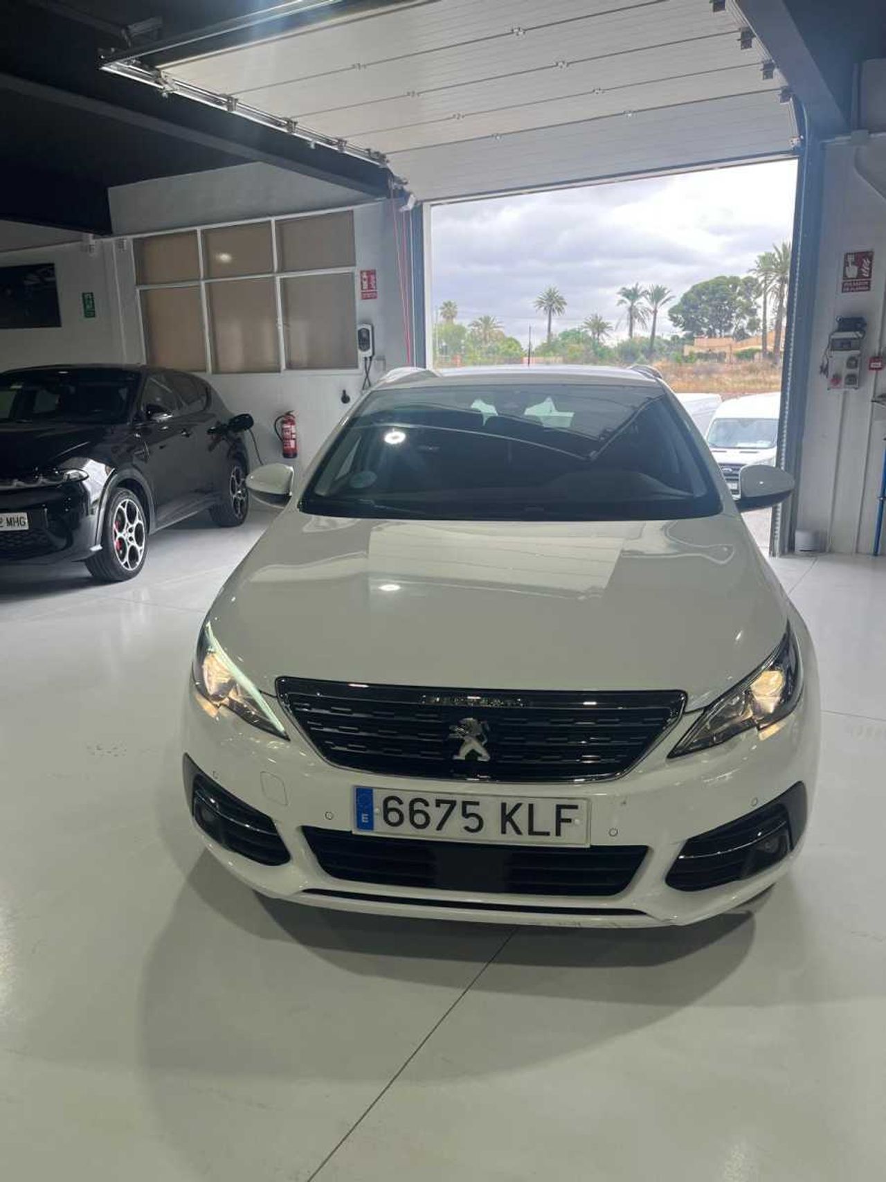 Peugeot 308 SW Allure 1.5 BlueHDi 96KW (130CV)  - Foto 3