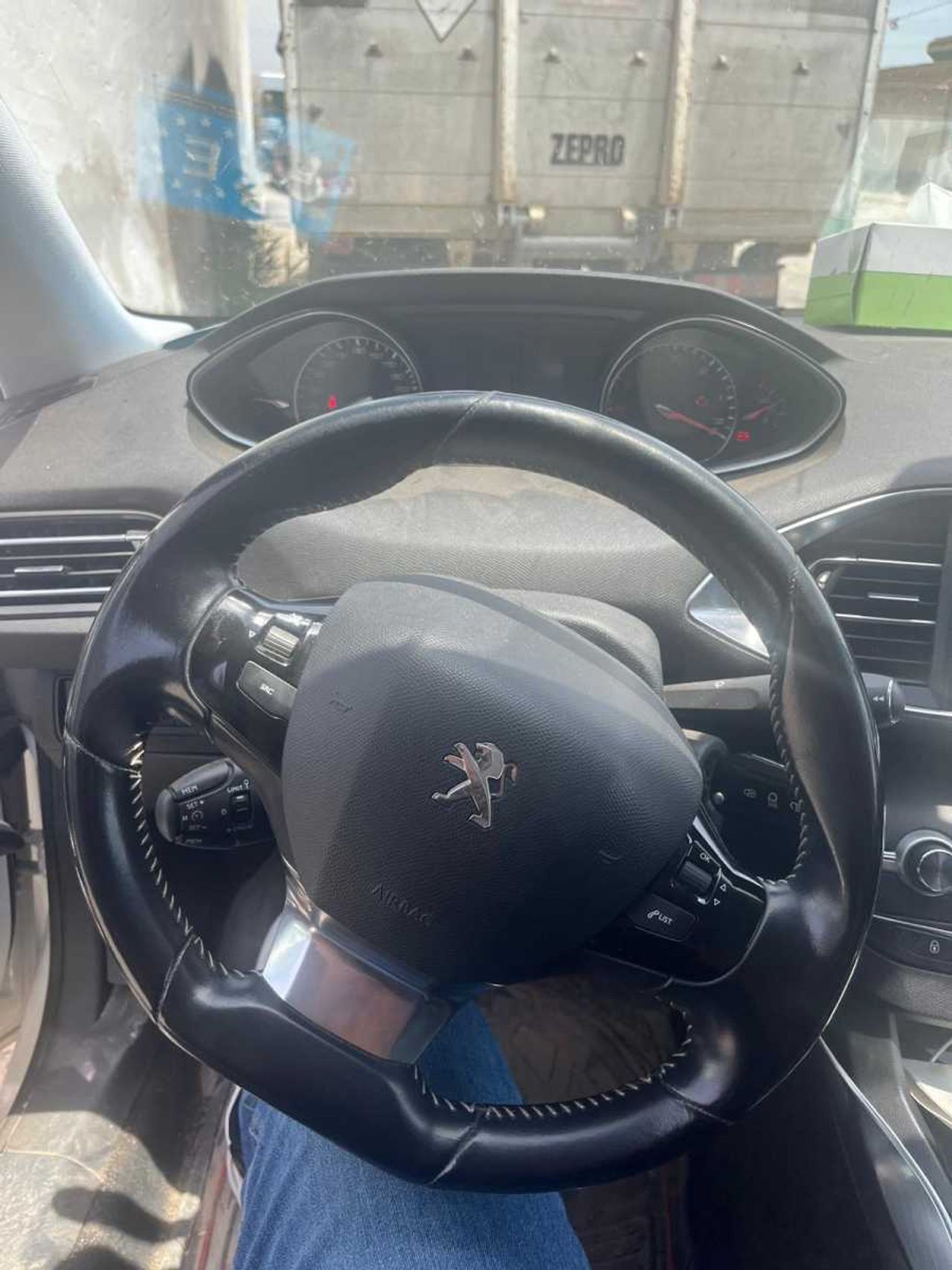 Peugeot 308 SW Allure 1.5 BlueHDi 96KW (130CV)  - Foto 7
