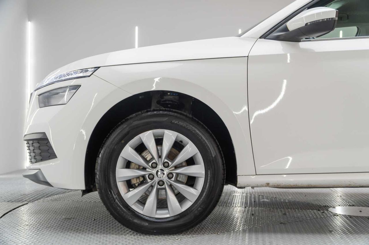 Skoda Kamiq 1.0 TSI 81kW (110CV) DSG Ambition  - Foto 24