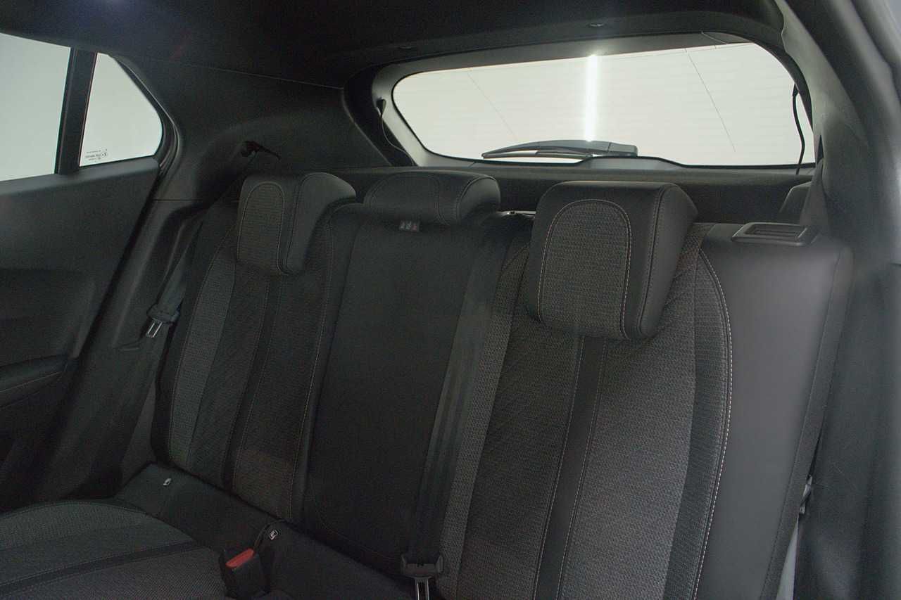 Peugeot 2008 Allure Puretech 130 S&S EAT8  - Foto 15