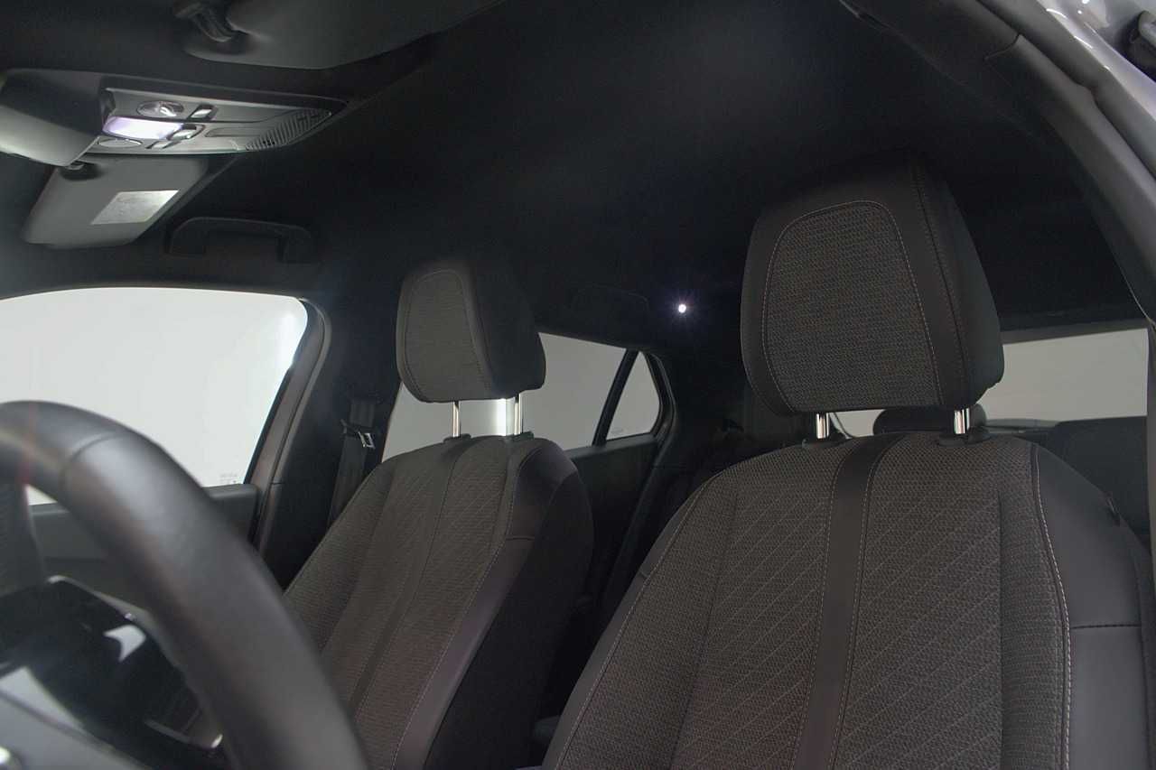 Peugeot 2008 Allure Puretech 130 S&S EAT8  - Foto 13