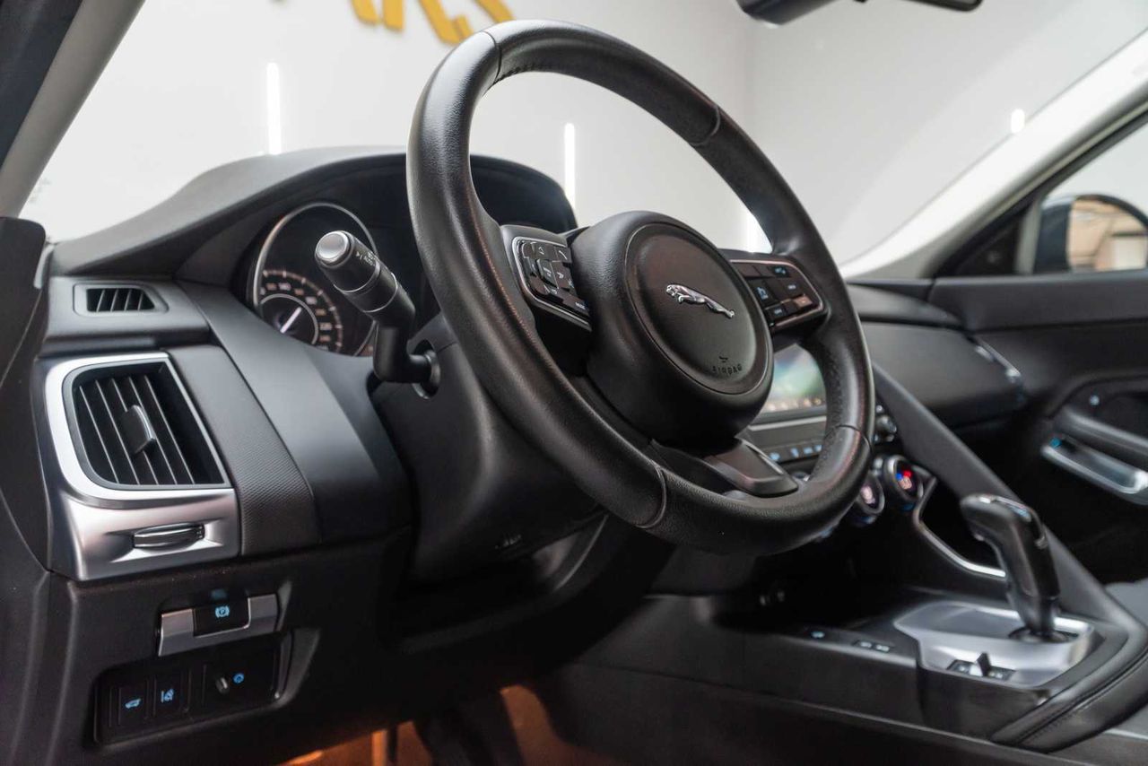 Jaguar E-Pace 2.0D 110kW 4WD Auto  - Foto 13