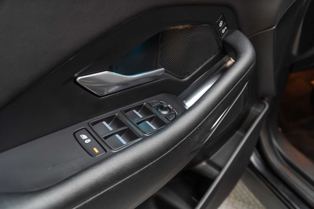 Jaguar E-Pace 2.0D 110kW 4WD Auto  - Foto 17