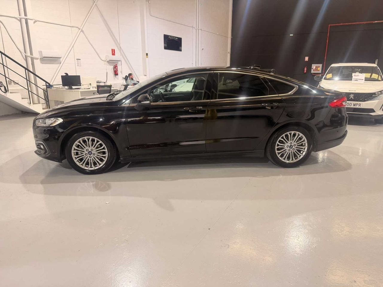 Ford Mondeo 2.0 Híbrido 138kW/187CV Titanium HEV AT - Foto 3