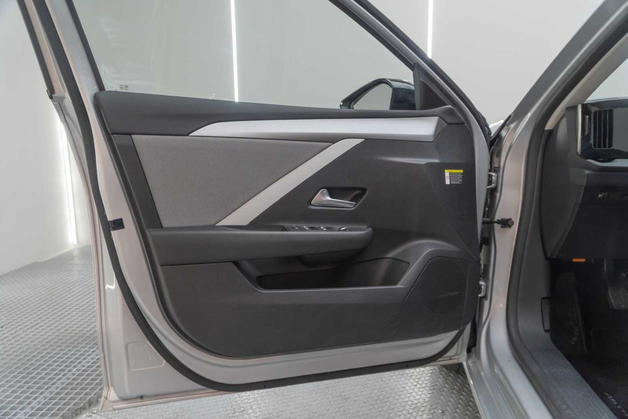 Opel Astra 1.2T XHT 96kW (130CV) Edition  - Foto 17