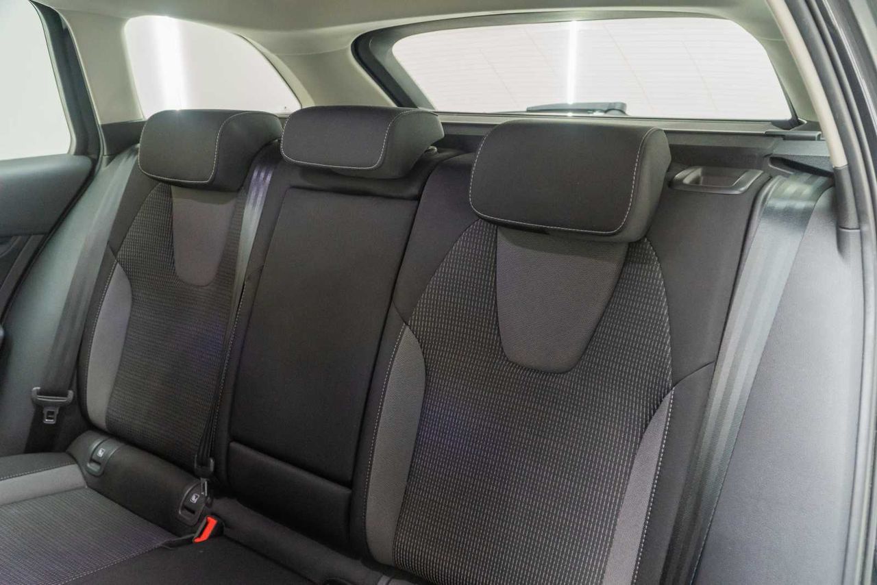 Skoda Octavia Combi 1.0 TSI 81kW(110CV) DSG mHEV Ambi.  - Foto 18
