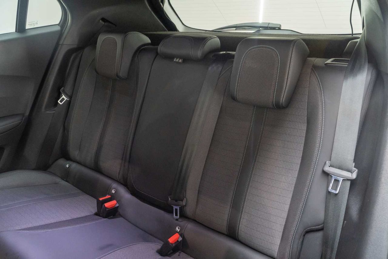 Peugeot 2008 Allure Pack Puretech 130 S&S 6 Vel. MAN  - Foto 19