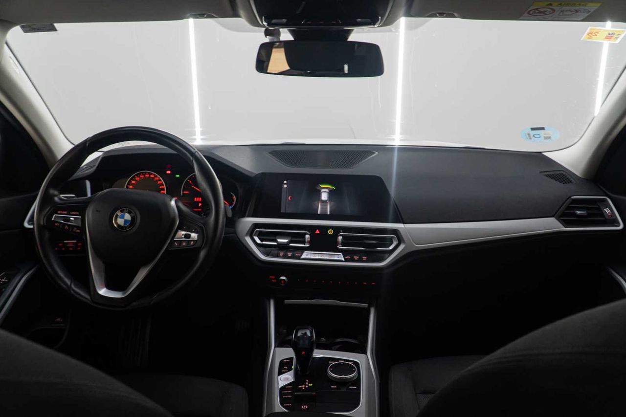 BMW Serie 3 touring 318 d sport 2.0 150cv at8  - Foto 17