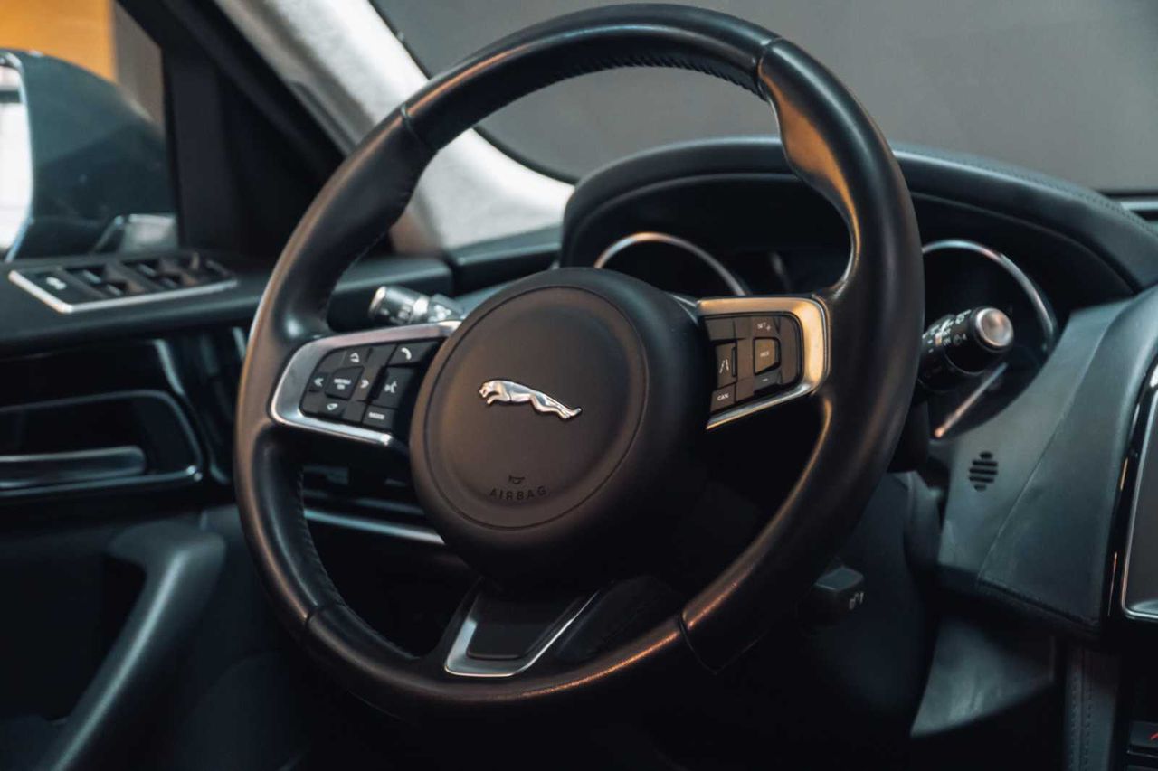 Jaguar F-Pace 2.0L i4D AWD Automático Prestige  - Foto 24