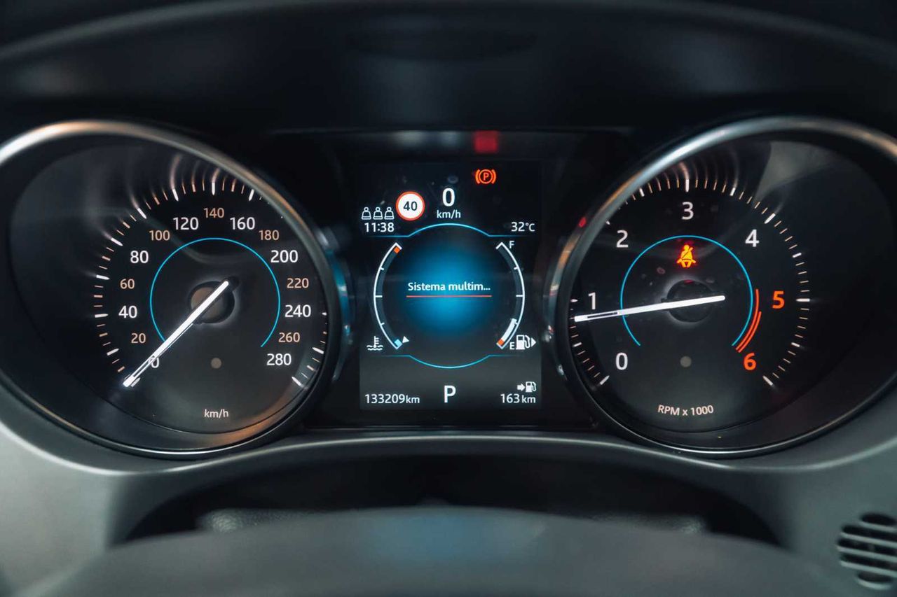 Jaguar F-Pace 2.0L i4D AWD Automático Prestige  - Foto 14