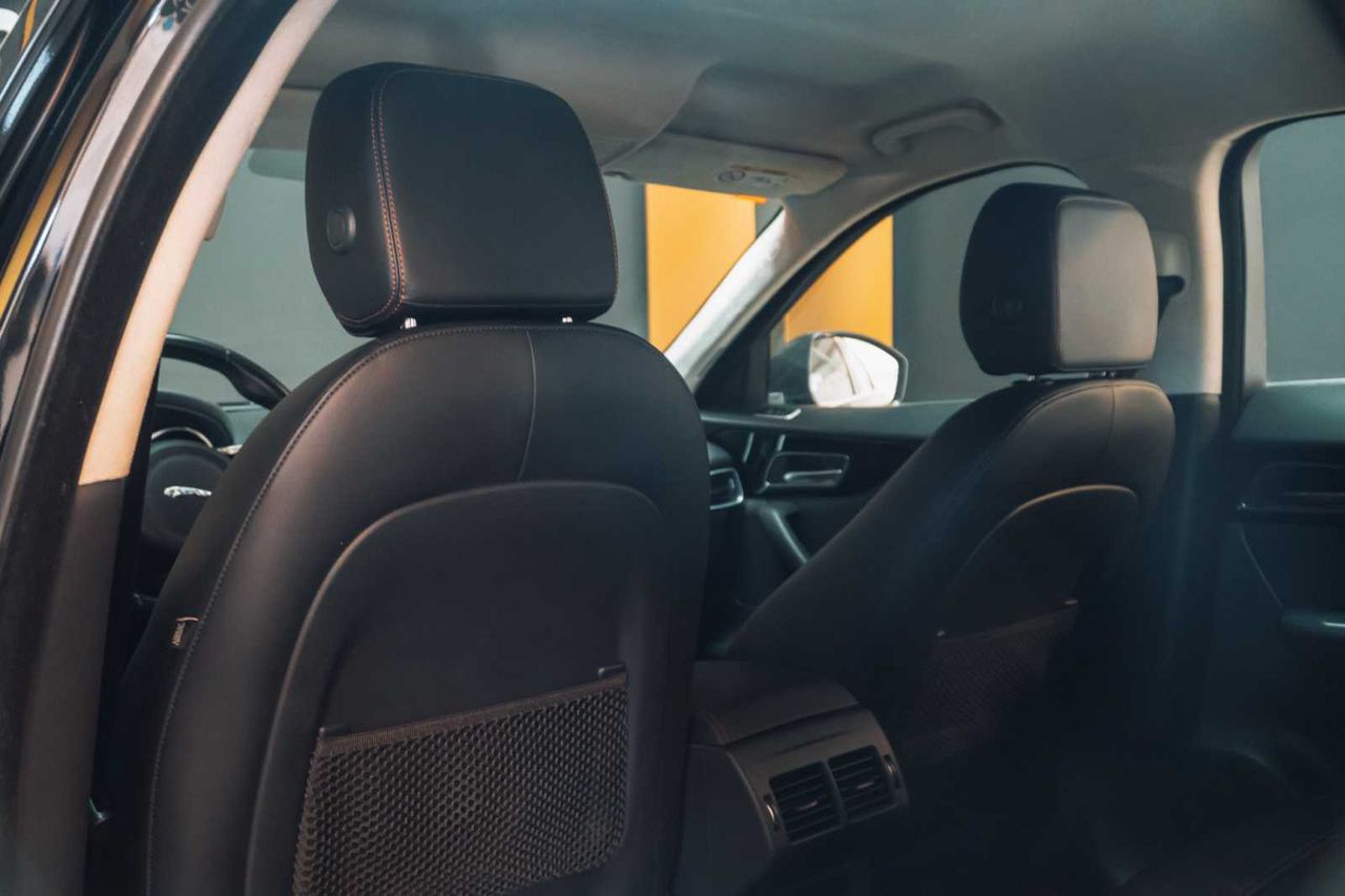 Jaguar F-Pace 2.0L i4D AWD Automático Prestige  - Foto 17