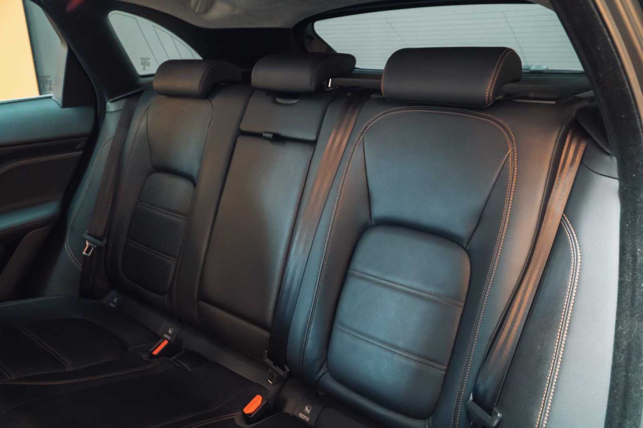 Jaguar F-Pace 2.0L i4D AWD Automático Prestige  - Foto 18