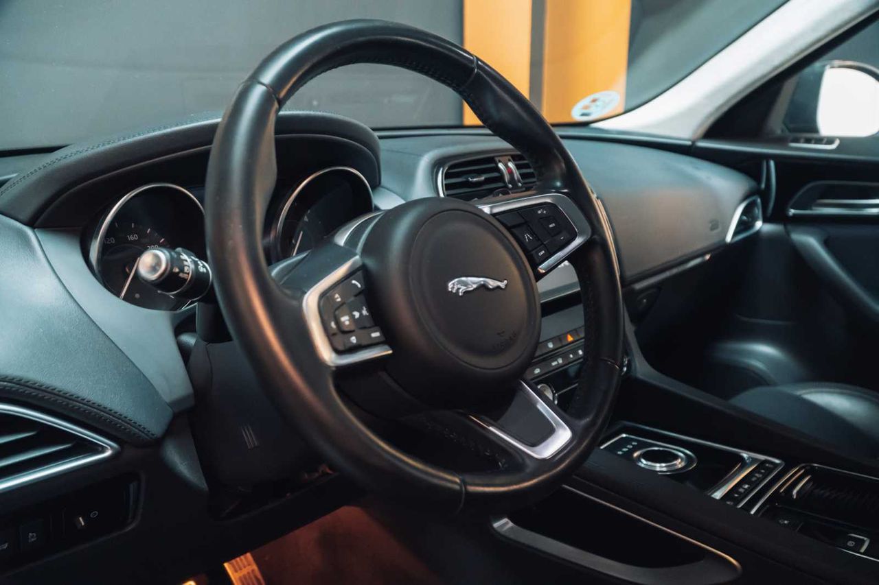Jaguar F-Pace 2.0L i4D AWD Automático Prestige  - Foto 25