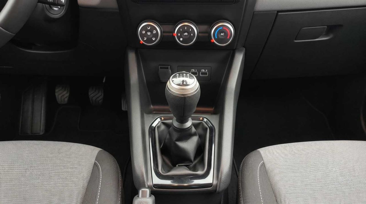 Renault Clio  v 1.5 blue dci 100 evolution  - Foto 15