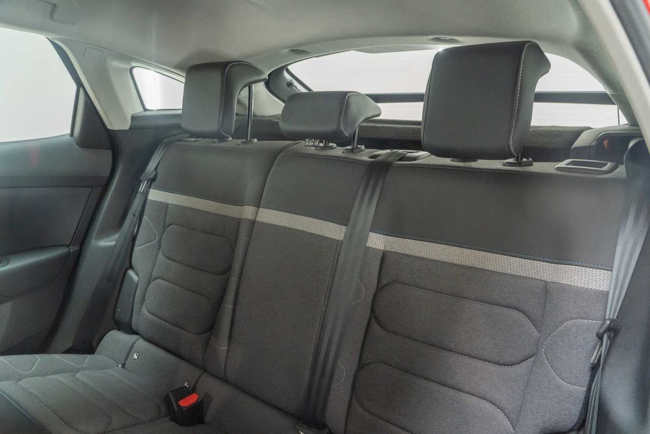 Citroën C4 Hybrid 136 e-DCS6 Plus - Foto 19