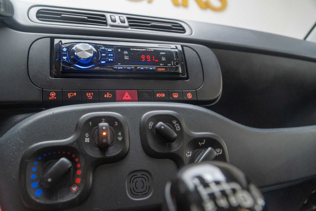 Fiat Panda Red 1.0 Hybrid 51kw (70CV)  - Foto 13
