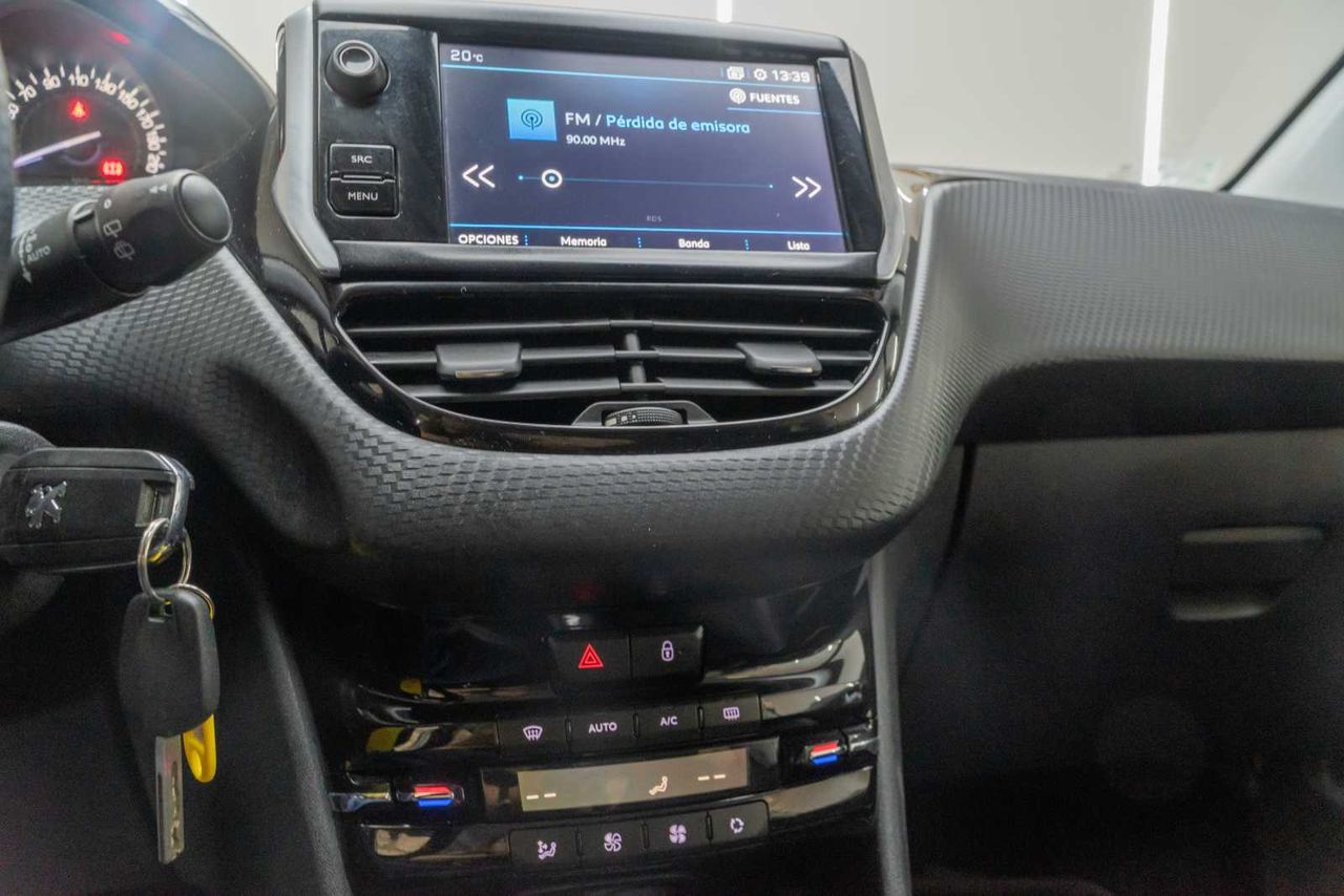 Peugeot 208 5P Signature PureTech 81KW (110CV) EAT6  - Foto 13