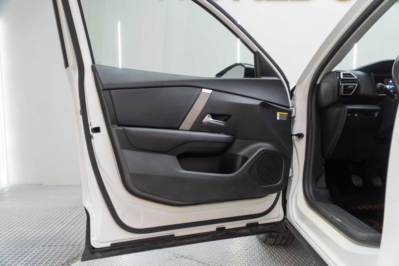 Citroën C4 PureTech 130 S&S 6v Plus  - Foto 17