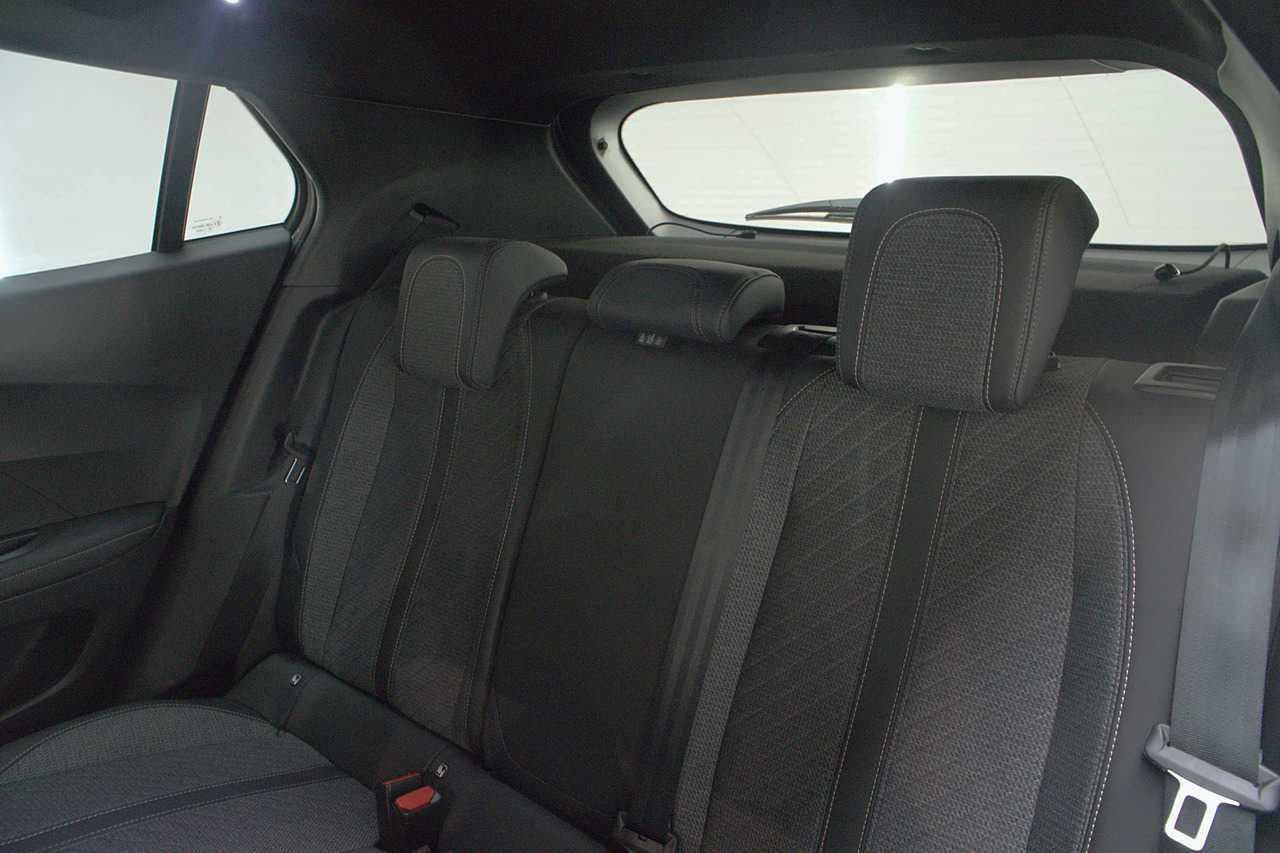 Peugeot 2008 Allure Puretech 100 S&S 6 Vel. MAN  - Foto 11