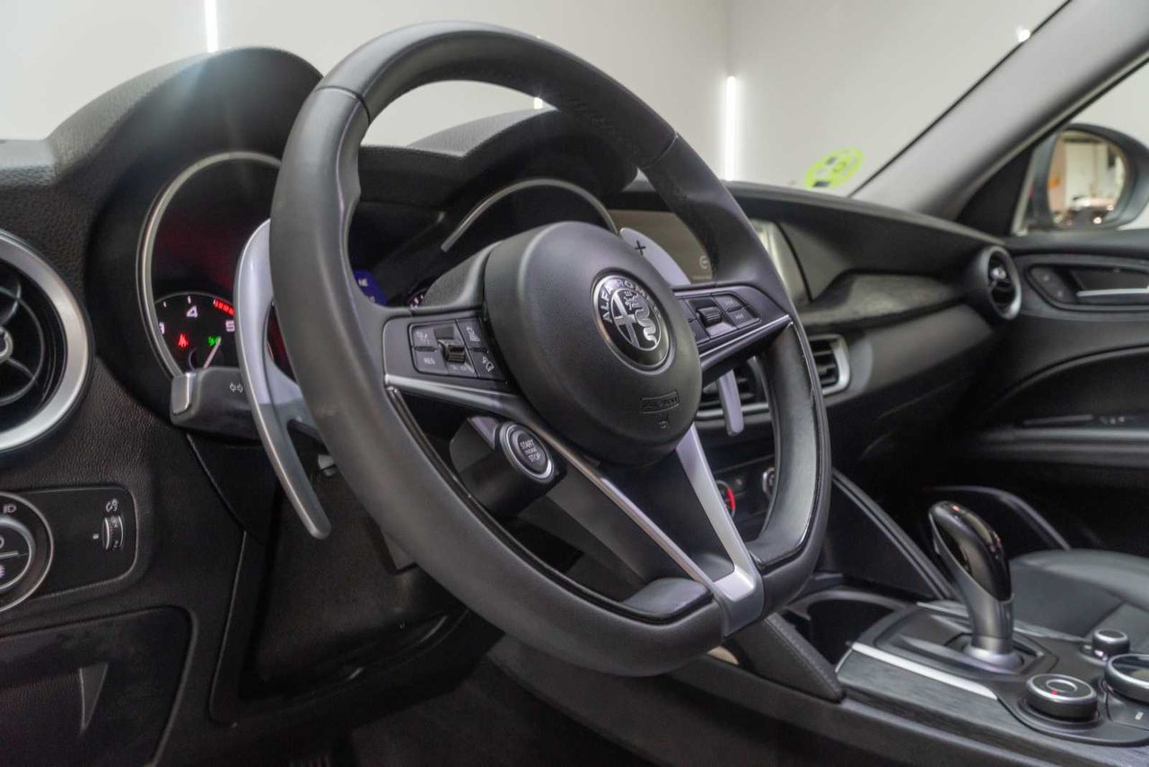 Alfa Romeo Stelvio 2.2 Diésel 154kW (210CV) Executive Q4  - Foto 13
