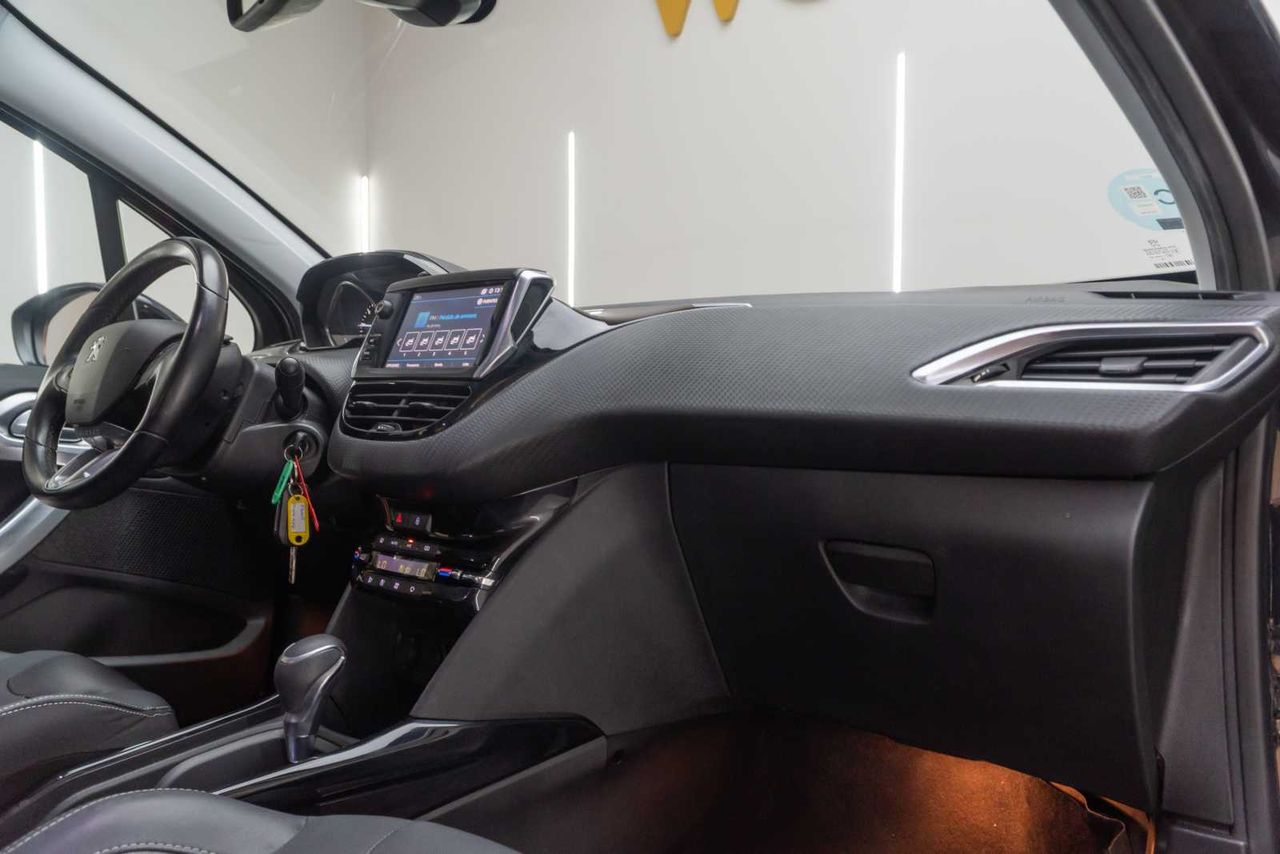 Peugeot 2008 Allure 1.2 PureTech 81KW (110CV) Auto  - Foto 23