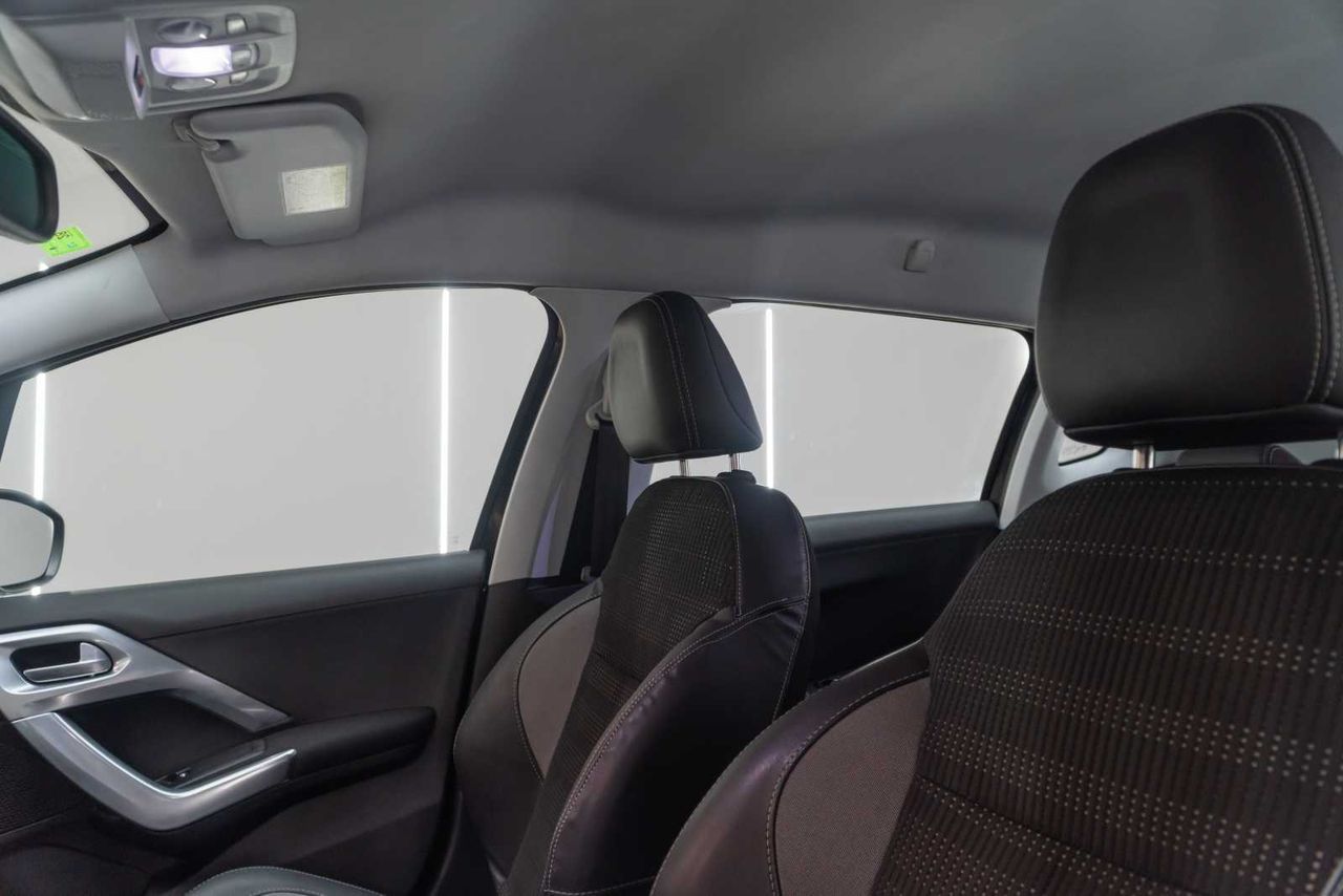 Peugeot 2008 Allure 1.2 PureTech 81KW (110CV) Auto  - Foto 18