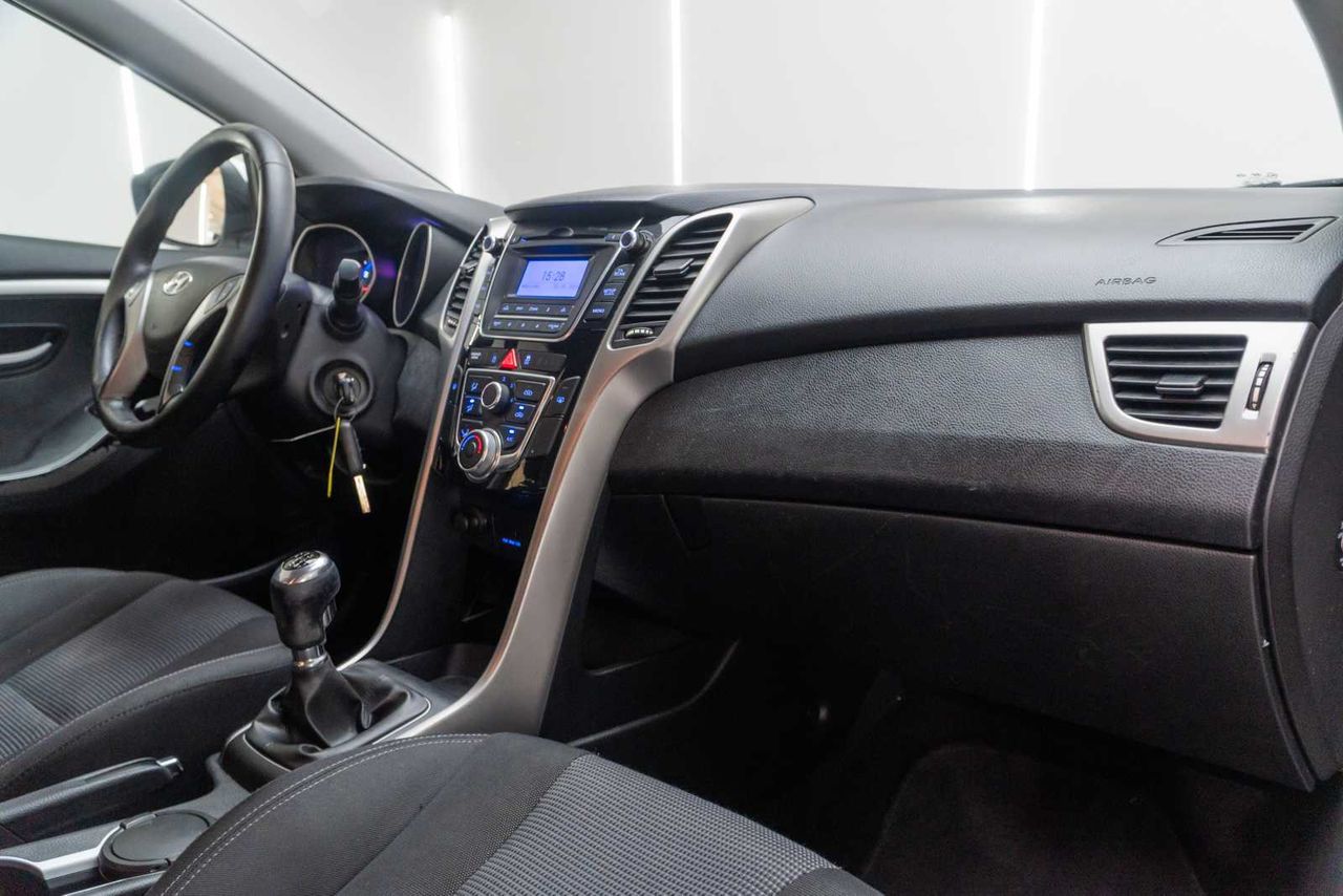 Hyundai i30    - Foto 17