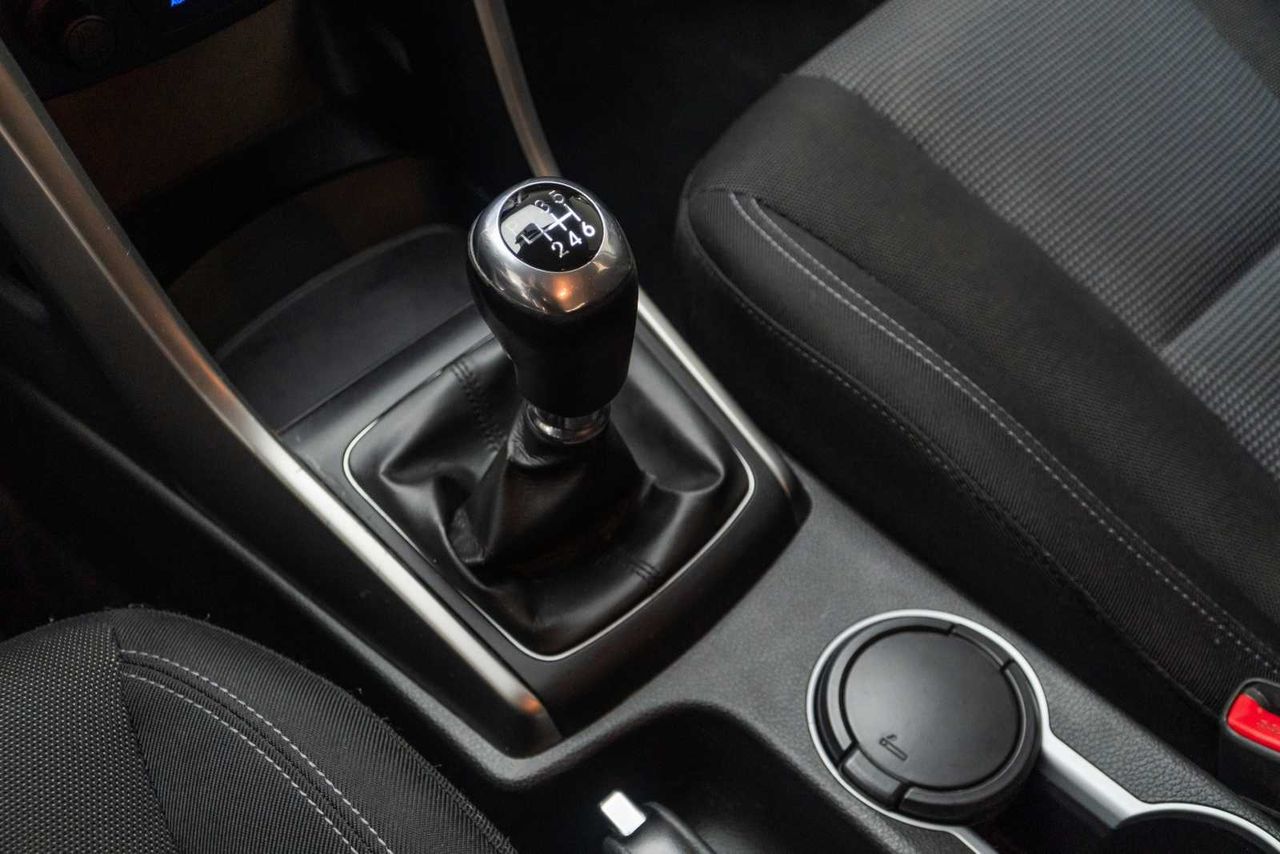 Hyundai i30    - Foto 12