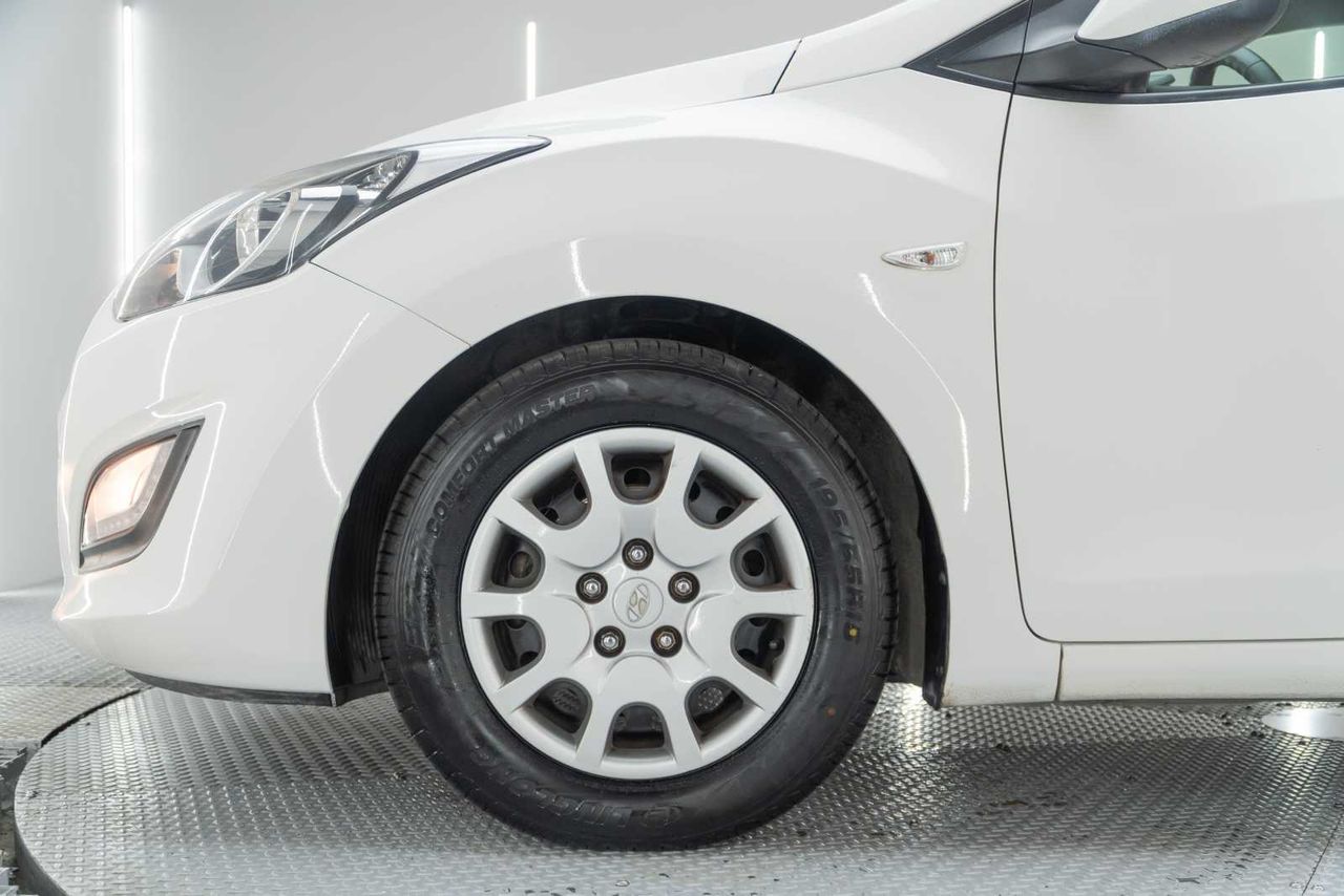Hyundai i30    - Foto 18