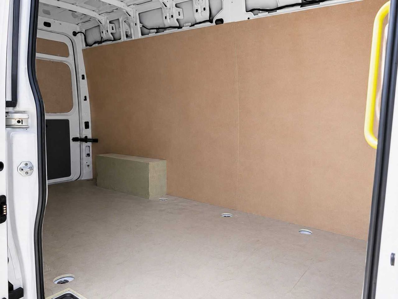 Volkswagen Crafter  furgón 2.0tdi scr 35 bl l4h3 103kw  - Foto 7
