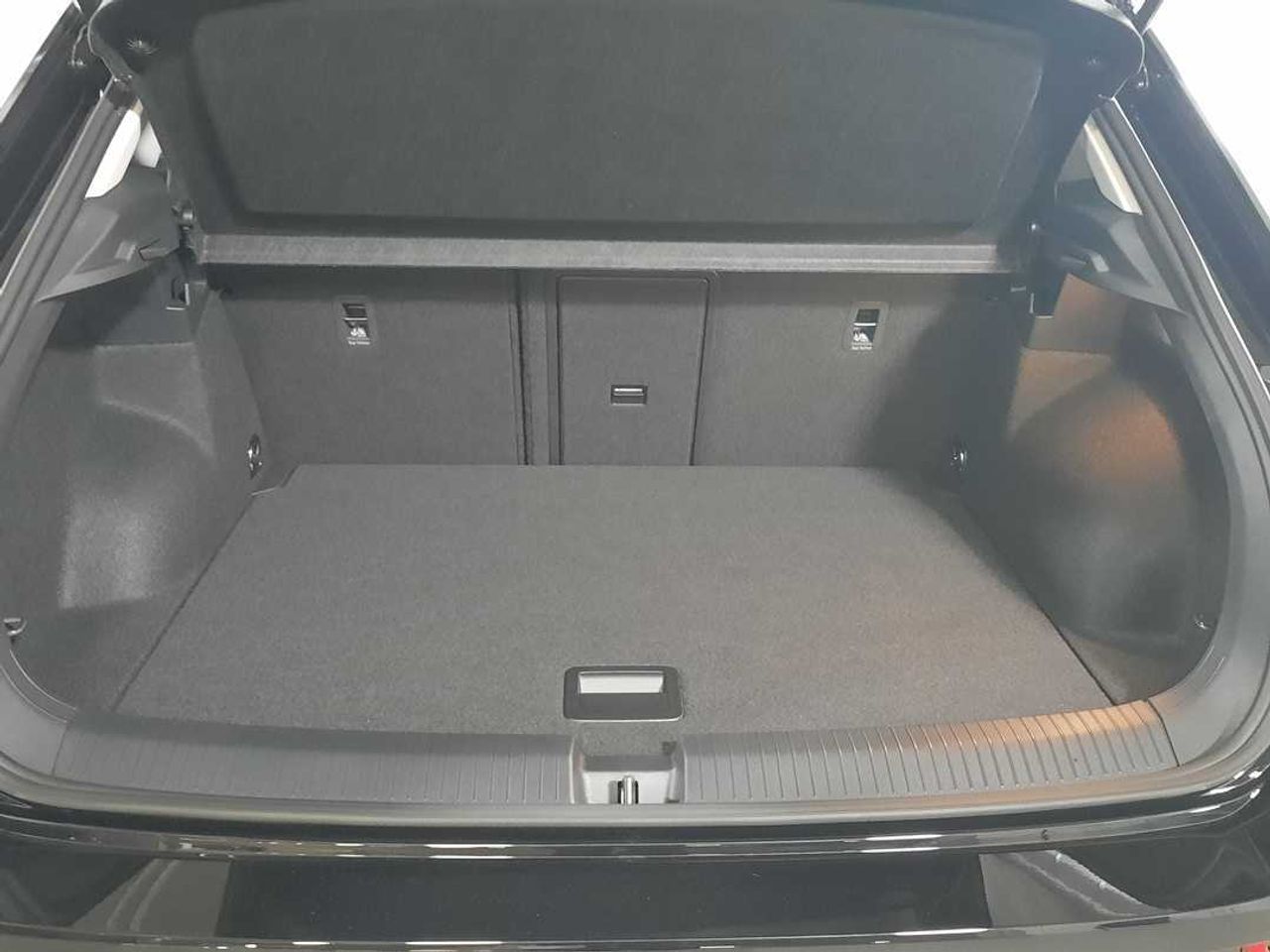 Volkswagen T-Roc  1.0 tsi más 85kw  - Foto 9