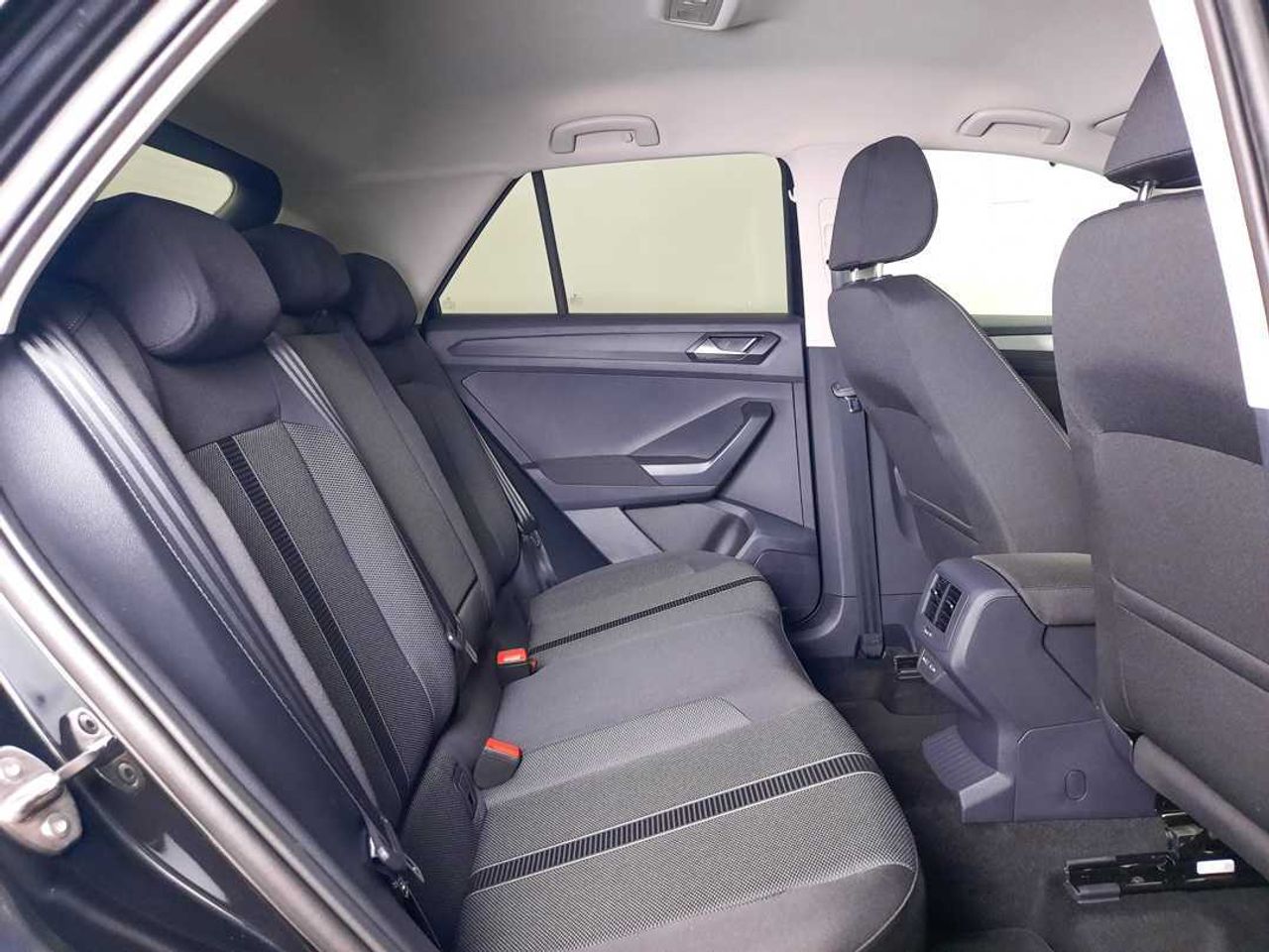 Volkswagen T-Roc  1.0 tsi más 85kw  - Foto 11