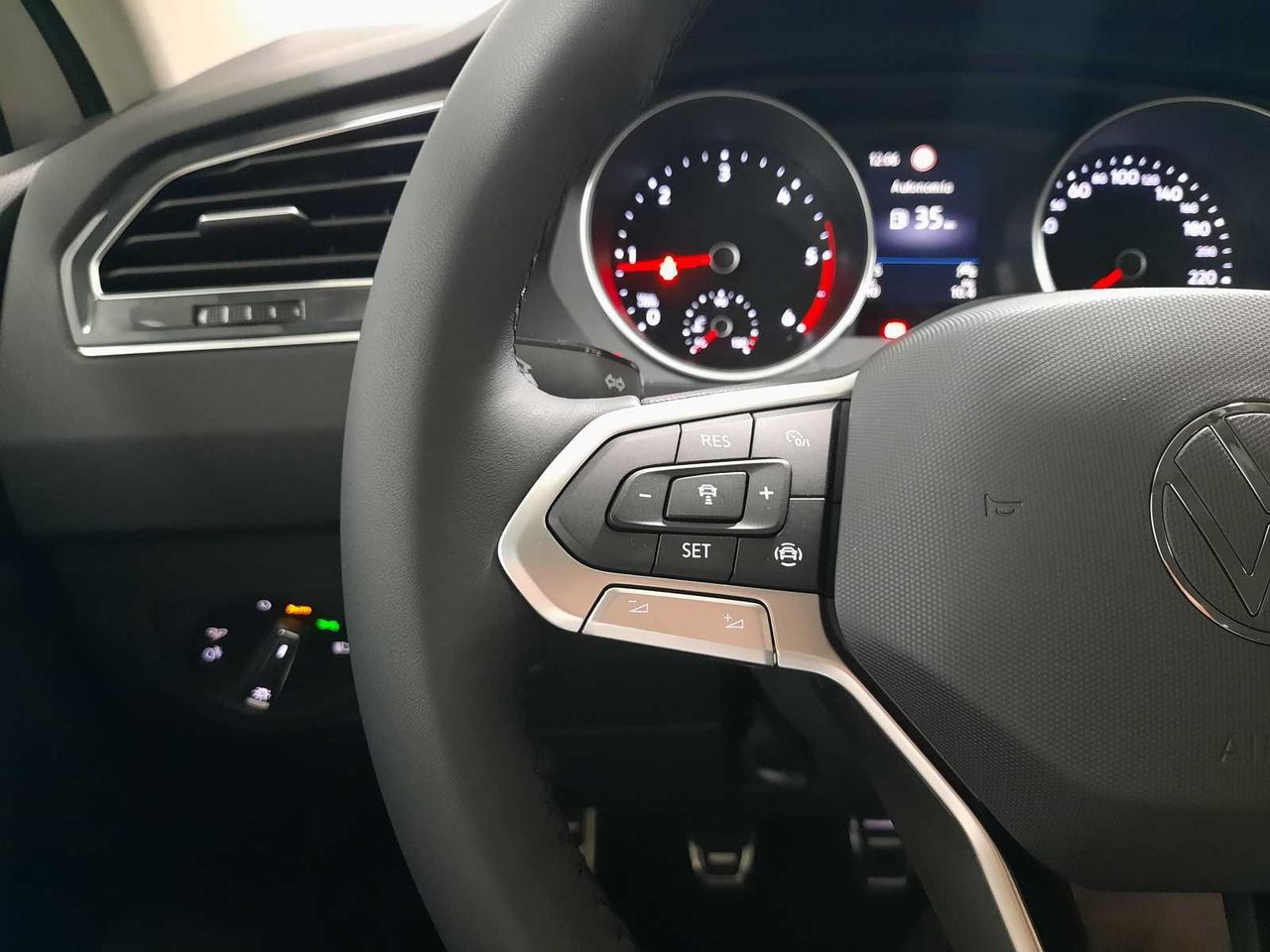 Volkswagen Tiguan  2.0tdi urban sport 110kw  - Foto 10