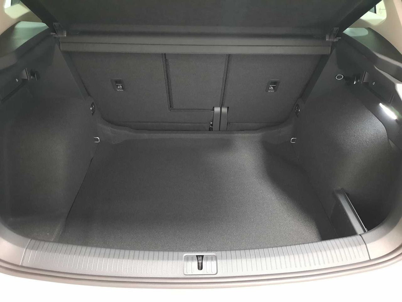 Volkswagen Tiguan  2.0tdi urban sport 110kw  - Foto 8