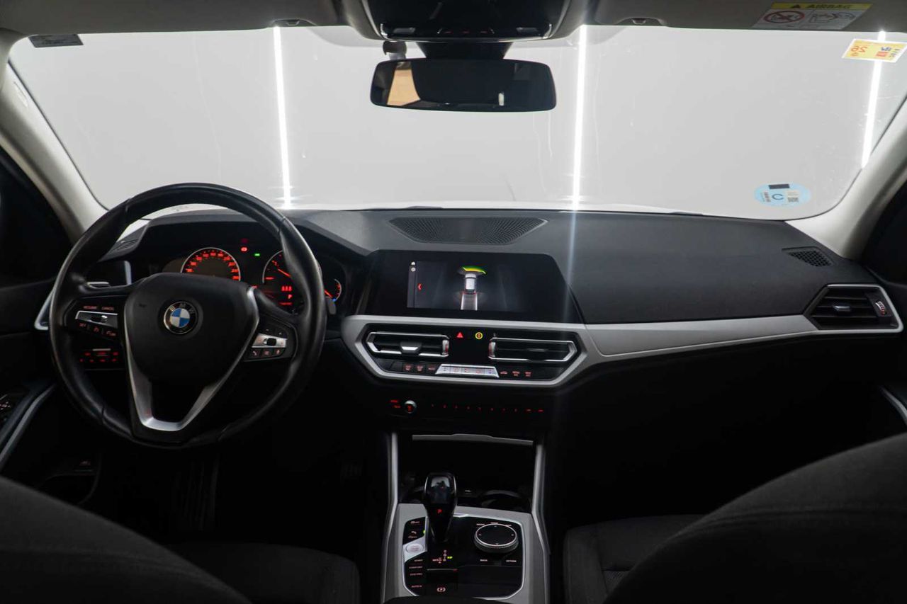 BMW Serie 3 318d Touring - Foto 17