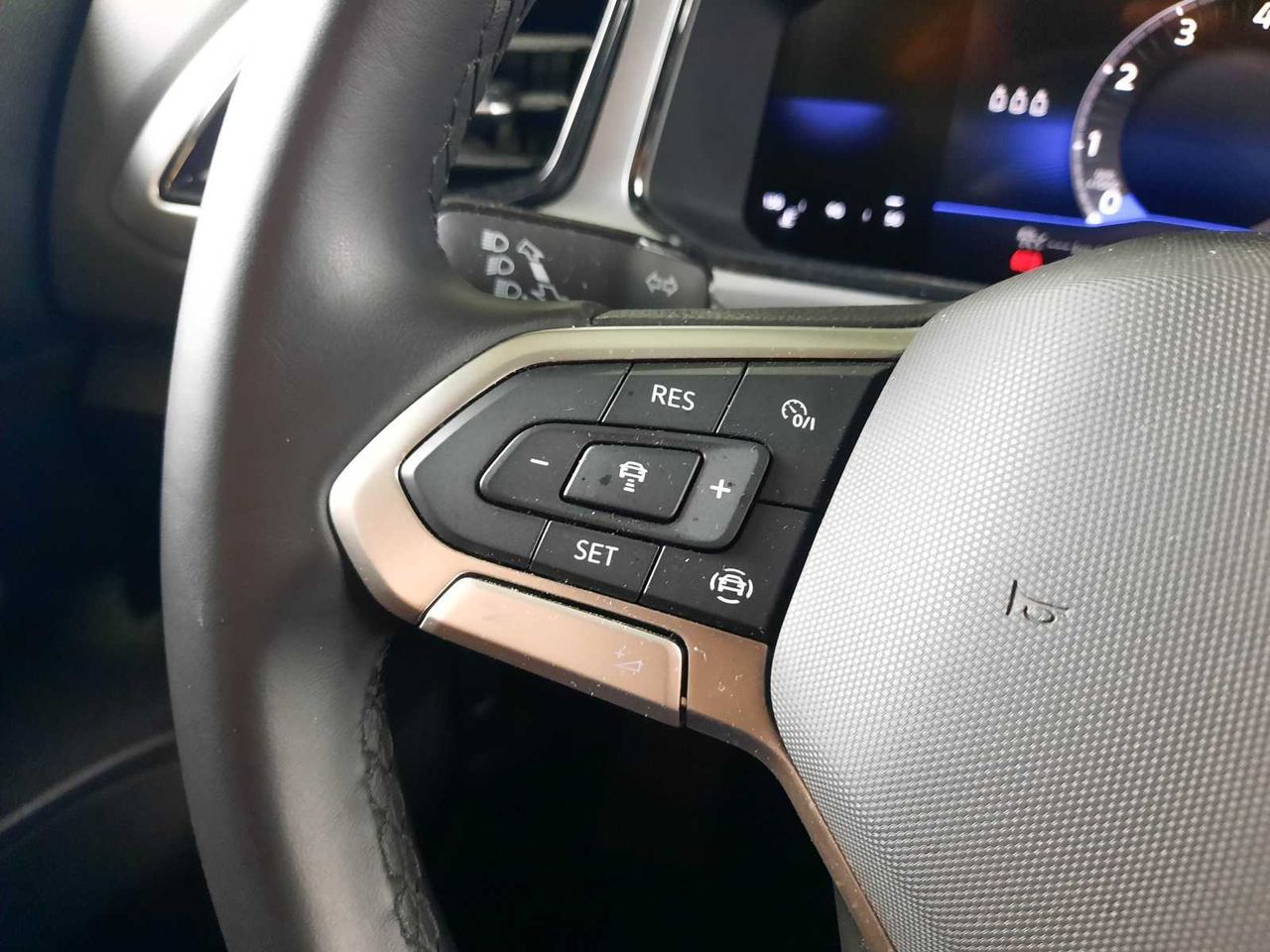 Volkswagen T-Roc Life 1.0 TSI 81kW (110CV)  - Foto 8