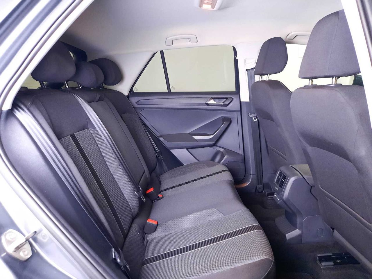 Volkswagen T-Roc Life 1.0 TSI 81kW (110CV)  - Foto 13