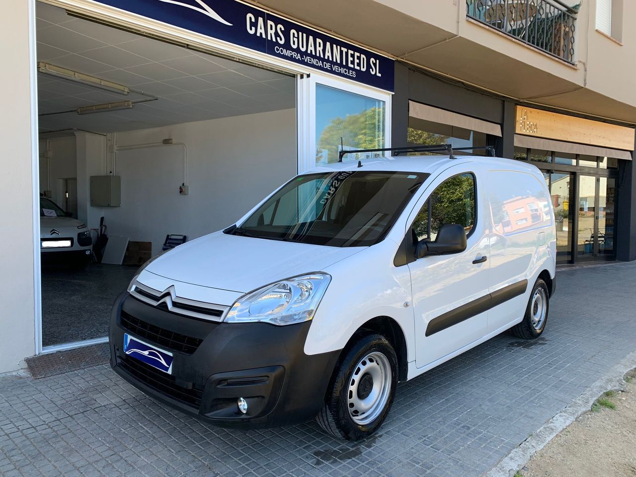 Furgon para mudanzas  de segunda mano - citroën berlingo 2017 /