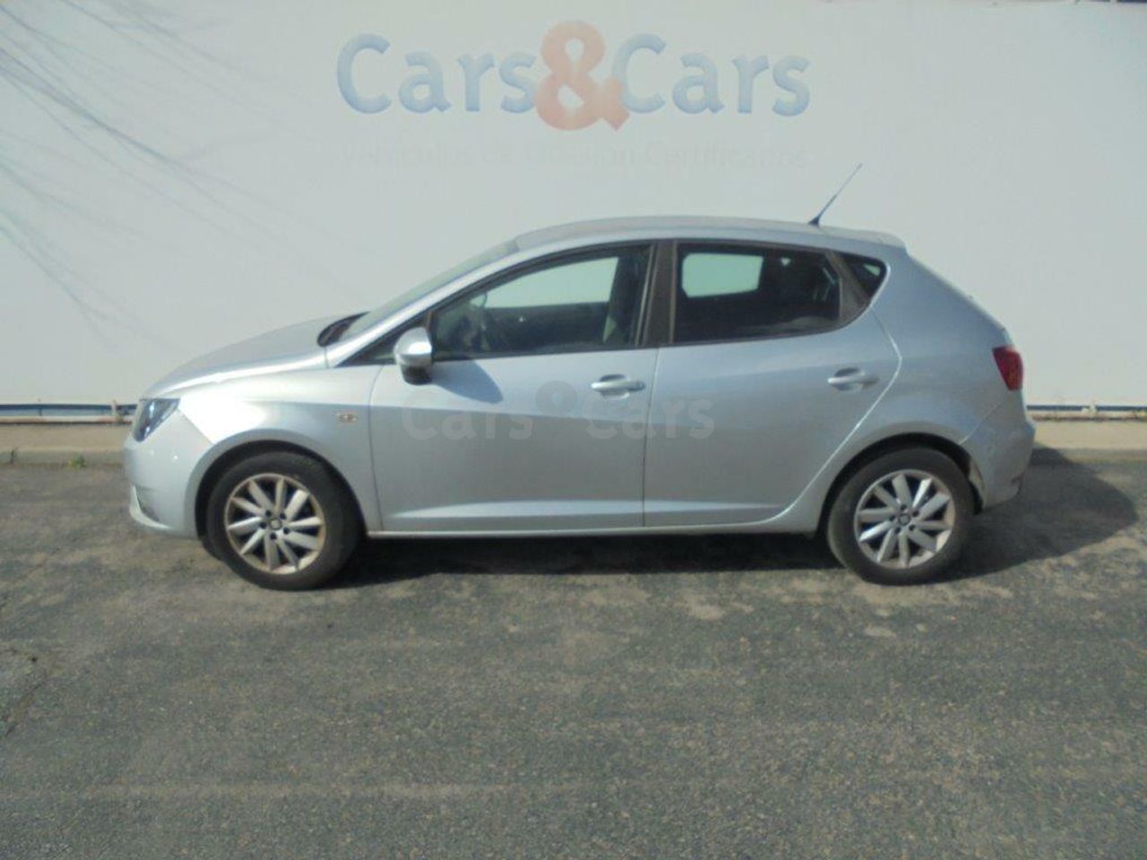 Seat Ibiza ocasión segunda mano 2017 Gasolina por 10.995€ en Madrid