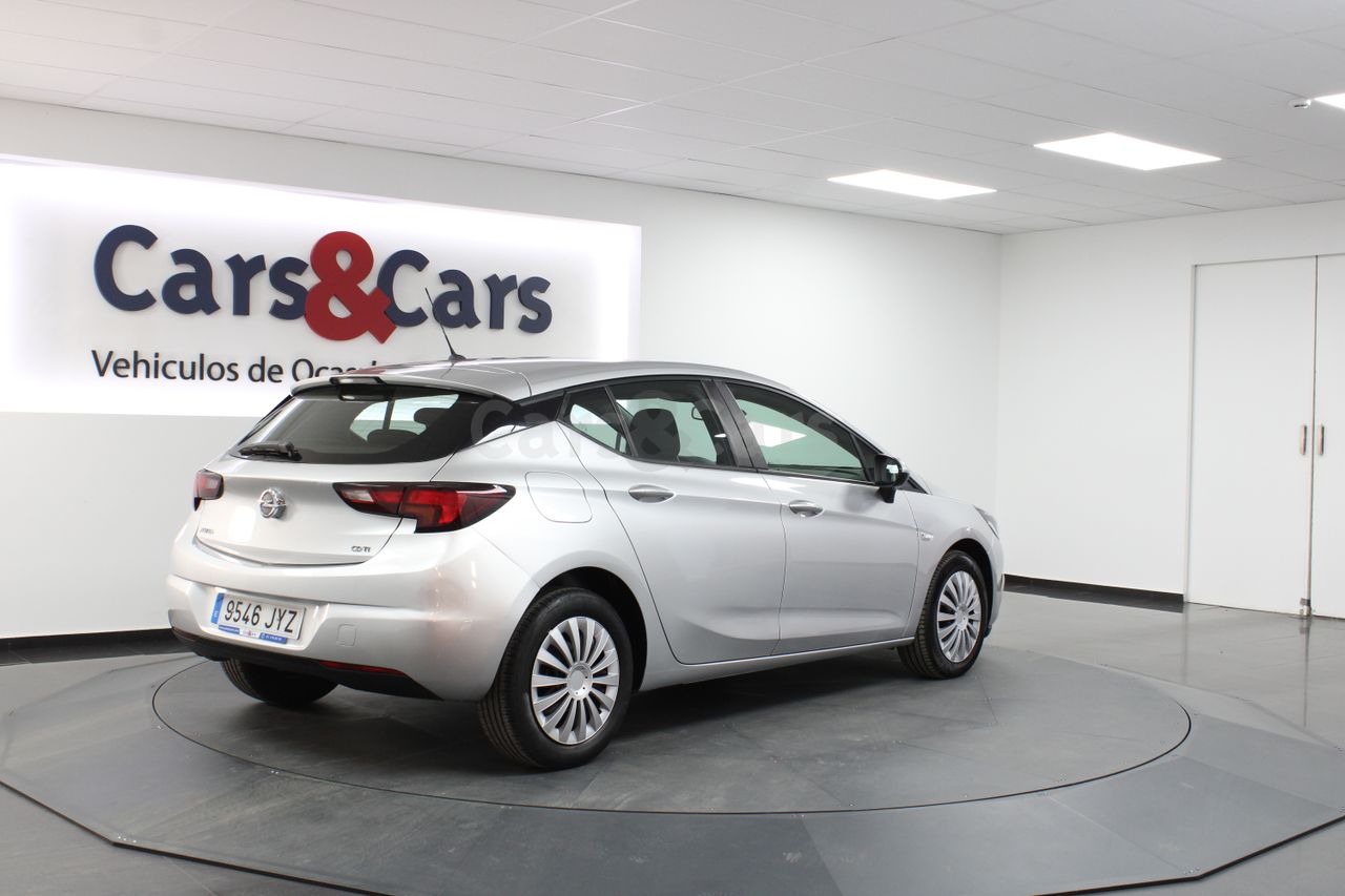 Foto 7 del anuncio Opel Astra 1.6CDTi S/S Selective 11 - E 9546 JYZ de segunda mano en Madrid