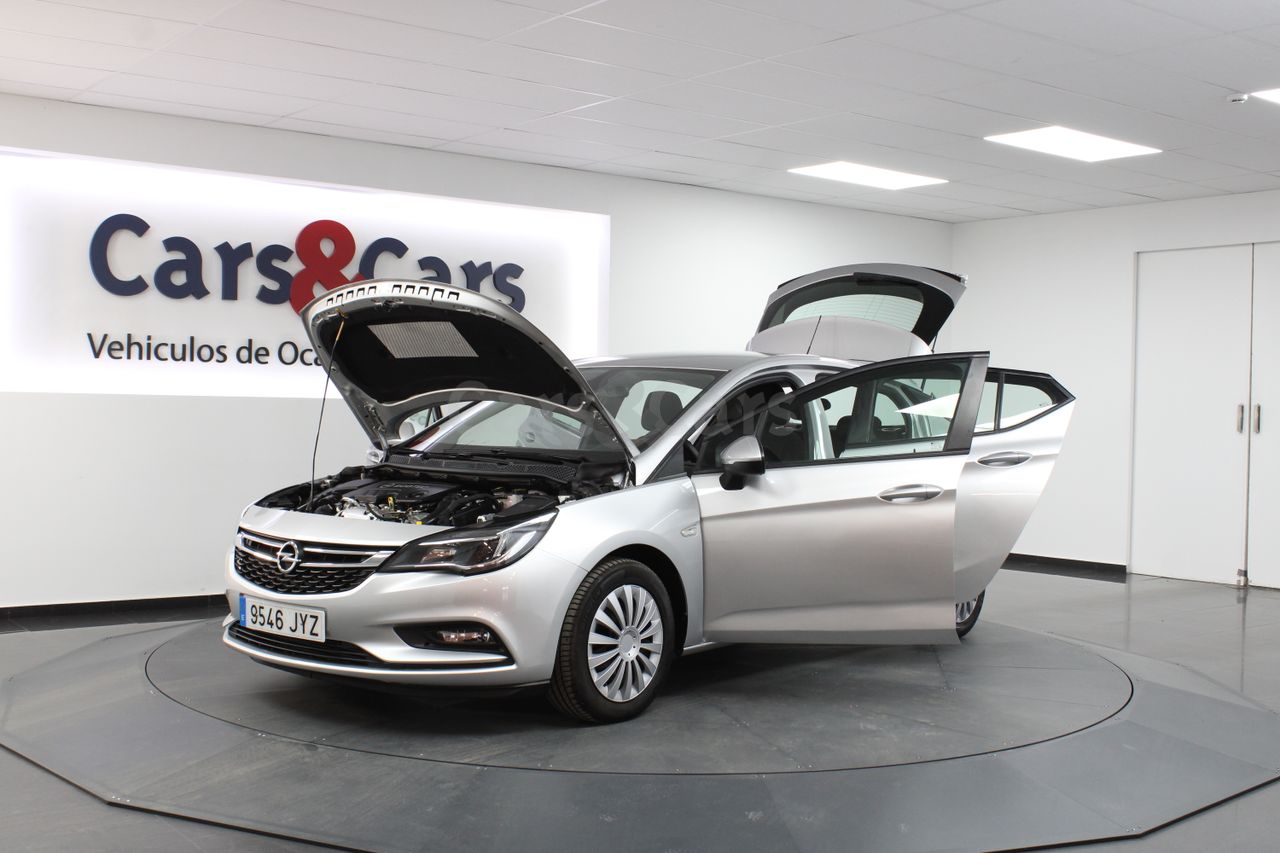 Foto 13 del anuncio Opel Astra 1.6CDTi S/S Selective 11 - E 9546 JYZ de segunda mano en Madrid