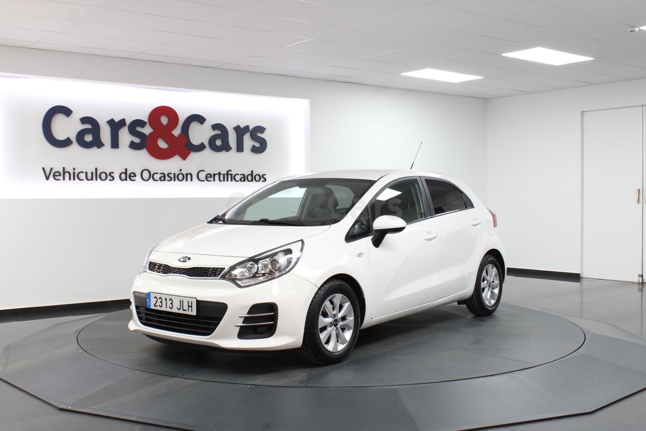 Kia Rio ocasión segunda mano 2016 Gasolina por 10.245€ en Madrid