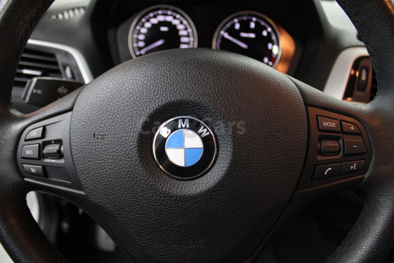 Foto 27 del anuncio BMW Serie 1 116d - E 9382 KWR de segunda mano en Madrid