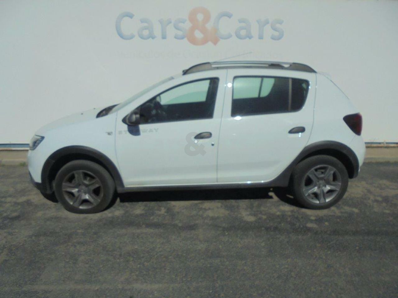 Dacia Sandero ocasión segunda mano 2018 Diésel por 12.495€ en Madrid