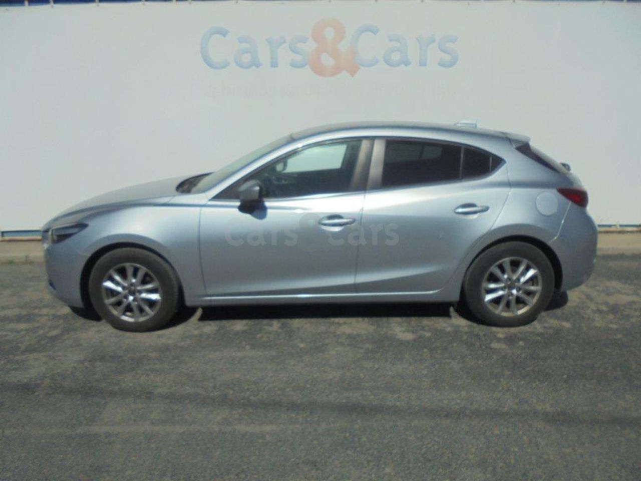 Mazda 3 ocasión segunda mano 2018 Gasolina por 15.995€ en Madrid