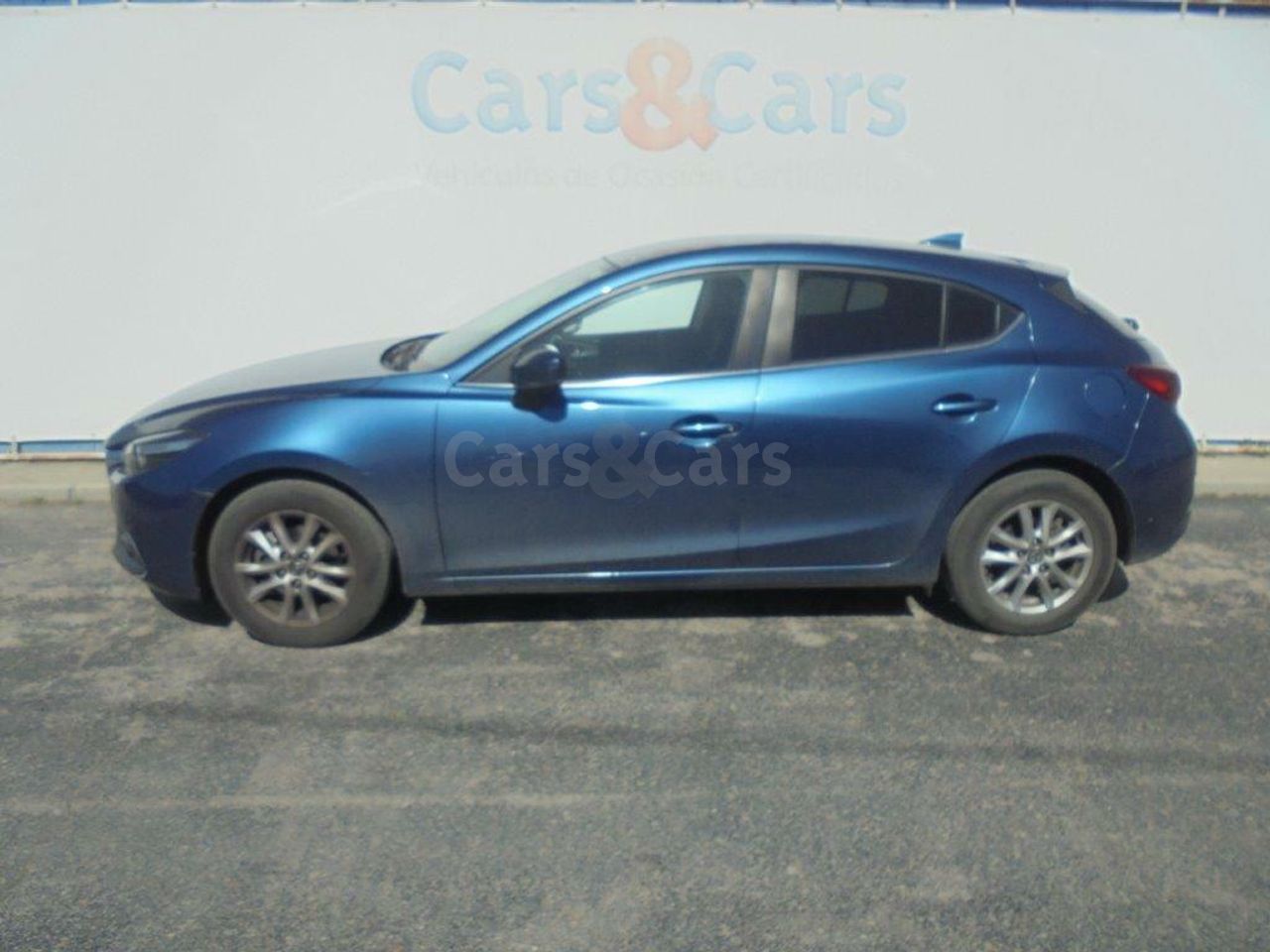 Mazda 3 ocasión segunda mano 2018 Gasolina por 15.995€ en Madrid