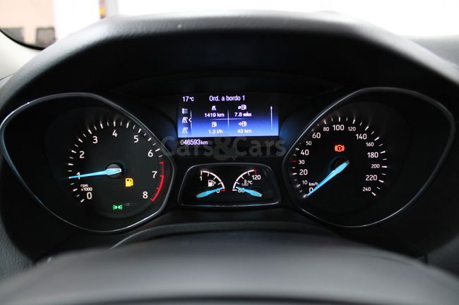 Foto 25 del coche Ford Focus 1.0 EB Trend 100 - 6784KJV de segunda mano en Madrid